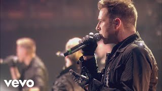 Westlife - When You&#39;re Looking Like That (Live from The O2)