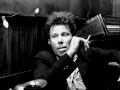 Tom Waits - I hope that I don't fall in love with ...
