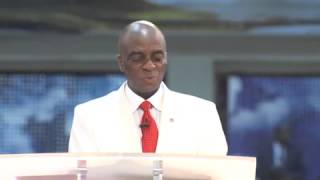 Video of President Jonathan on Sunday worshipping at Winners Chapel