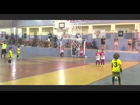 Gol de falta no futsal sub-7