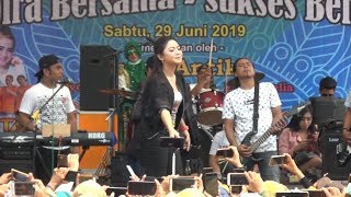 Download lagu HARUSNYA AKU - RATNA ANTIKA - LIVE DI PT. BMKU mp3