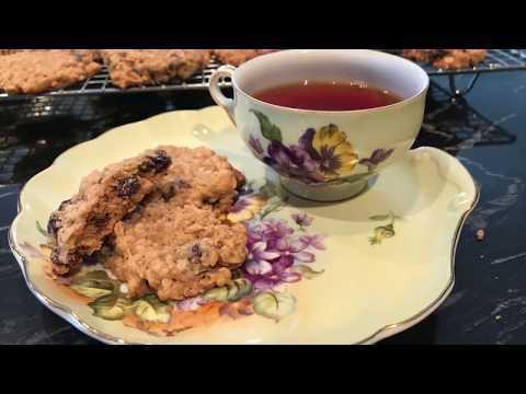 Vanishing Oatmeal Raisin Cookies