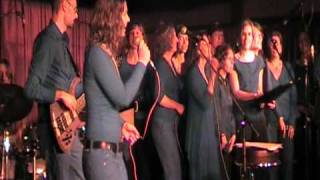 Lilli Kern & Mellow Down Easy feat. The Gospel Singers / Put a little love in your heart