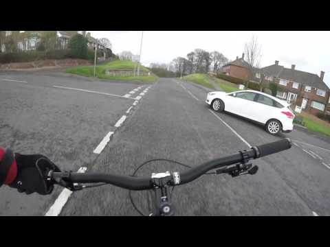 NU16 BCK parallel pull out/MGIF Woodhill Dr/Curly Kews Morpeth 06 Apr 2016 17:30