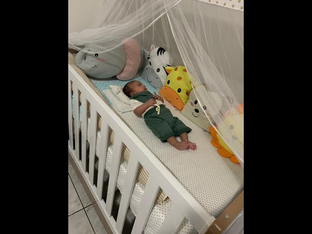Mamãe mostra como usar o Móbile Amiguinhos Safári Grão de Gente com criatividade