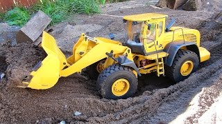 RC ADVENTURES - 1/14 Scale Earth Mover 870K Hydraulic Wheel Loader - Backyard Fun