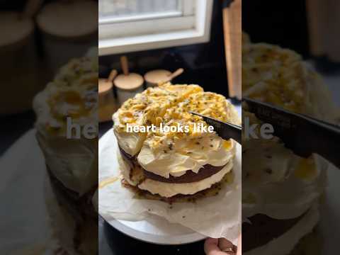 Queen passionfruit cake 💛