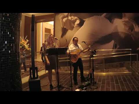 SIlent Tale at Lobby Bar at Davids. SInead Fahey #silenttaleacous #guitarwelro