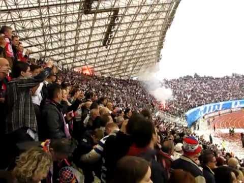 HAJDUK SPLIT - 100 GODINA - NAVIJANJE TORCIDE