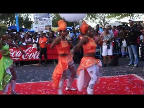 97Agency tv  le  groupe Tibwa   défilé de St Rose  Carnaval Tour