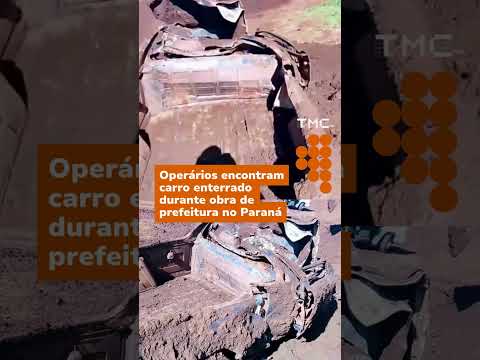 Operários encontram carro enterrado durante obra de prefeitura no Paraná #shorts