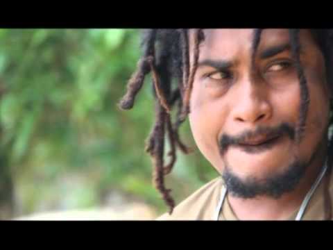 EDGAR ARONGGEAR - PITOI DONAMA (YouTube 2015)