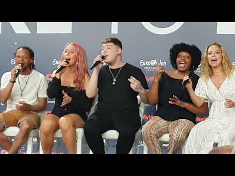 ESCKAZ in Tel Aviv: Michael Rice (UK) singing at the press-conference