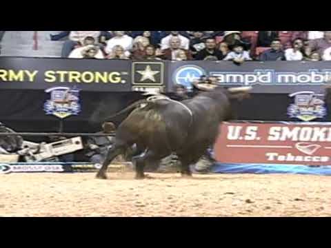 Stray Kitty bucks Sean Willingham - 06 PBR Finals