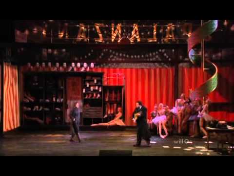 Kate Lindsey: Voyez-la sous son eventail