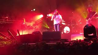 Paul Heaton and Jacqui Abbot perform ‘A little time’ at the Manchester Albert Hall