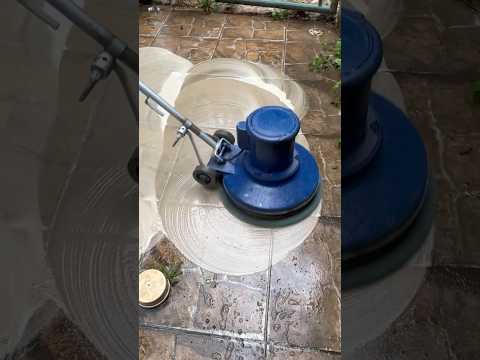 Locação de Enceradeira para limpeza de pisos. ? localimp@localimp.com.br #limpeza #satisfying