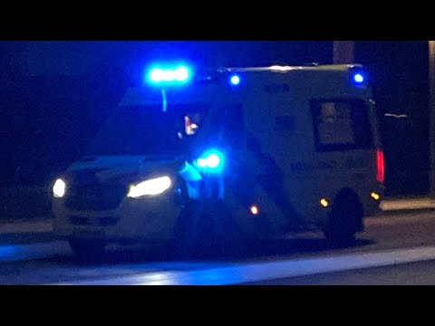A1 URK Ambulance25-120 met spoed naar een medische nood situatie