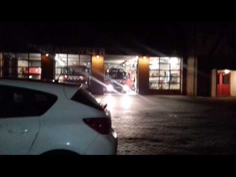 Brandweer Krommenie grote opkomst voor oms Rosariumhorst en uitruk (zonder sirene,wel zwaailichten)