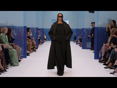 Max Mara Spring/Summer 2023 Runway | Milan Fashion Week | VRAI Magazine