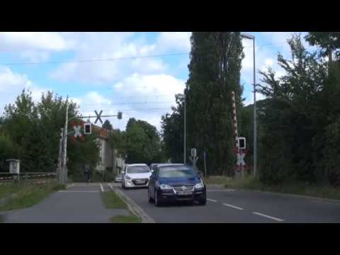 Bahnübergang zwei Tage für Autofahrer gesperrt - ELSTERWELLE