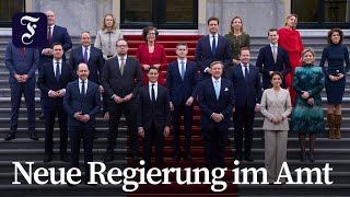 Niederlande starten mit neuer Koalition