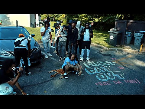 MojiU4L - honey.. i'm home (Official Video) #FIRSTDAYOUT dir by @Kodygracee