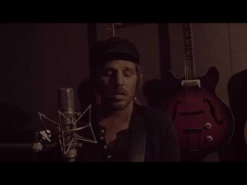 Hallelujah -Leonard Cohen/Jeff Buckley Cover - (Kyle Lionhart)