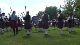 preview picture of video 'Glengarry Grade 4 Pipe Band Maxville 2013'