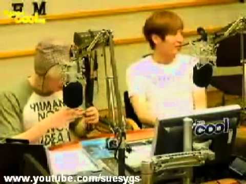 111005-DJHyuk drink what???