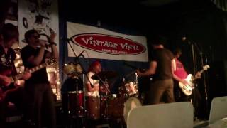 Jesse Malin &quot;Prisoners Of Paradise&quot; (02 May 2010)