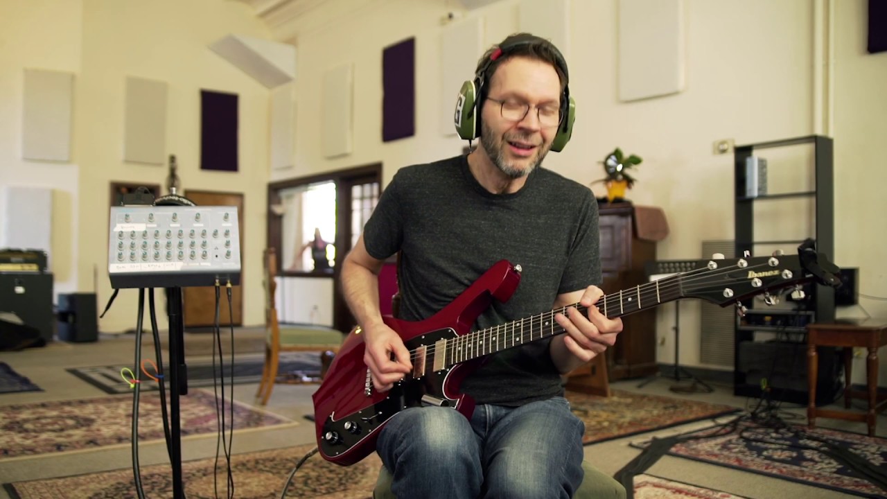 Paul Gilbert - Blues For Rabbit (Behold Electric Guitar) - YouTube