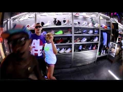 DR. JAKIE - CLEAN MY SNEAKERS [OFFICIAL VIDEO]