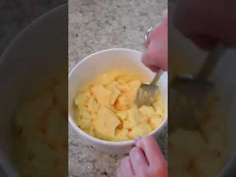 How to Make Fluffy Scrambled Eggs...in the Microwave!