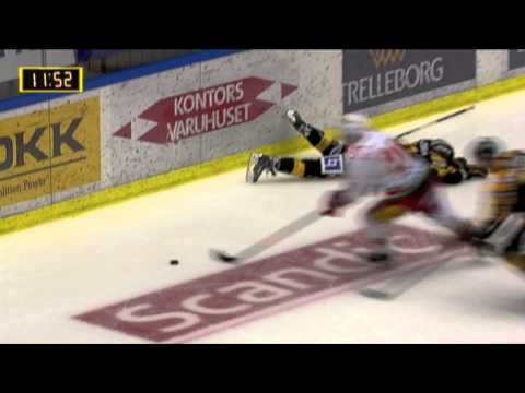 Här flyger Bud in i sargen