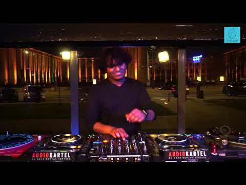 The Blue Oyster: RYAN / 10.04 / 19 - 20