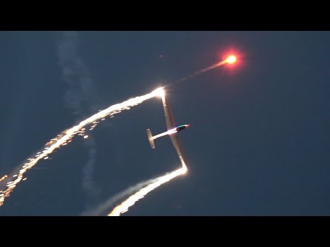 Glider Fx Swift S-1 Pyrotechnics flying Display Sanicole Sunset AirShow 2017 D-9905