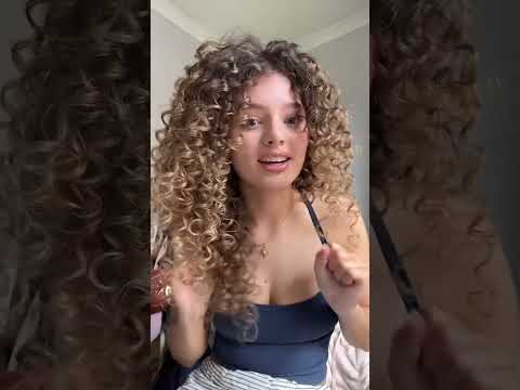 How I part my curly hair for increased volume @vienna..shore #curlytips #hairtype #hairtok #curly