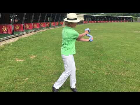 Der linke gerade Arm ist höchst effektiv, doch gestreckt blockiert er Deinen Energiefluss, den Flow