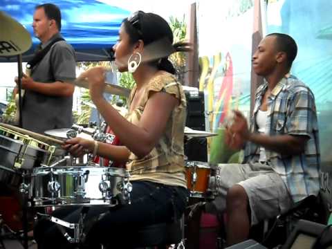 Chanel Bracy-Taylor drumming w/ Dennis Ford of the Diva G Band @ Sneaky Petes pt.IIII