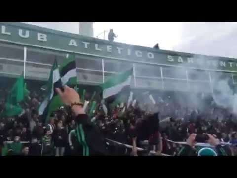 "Muchachos traigan vino que juega el verde" Barra: La Gloriosa &bull; Club: Villa Mitre