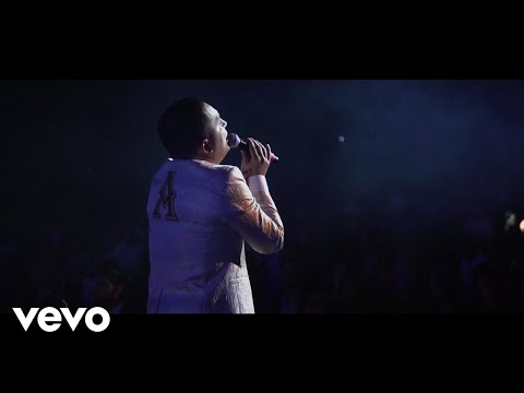 La Arrolladora Banda El Limón De René Camacho No Debemos Vernos