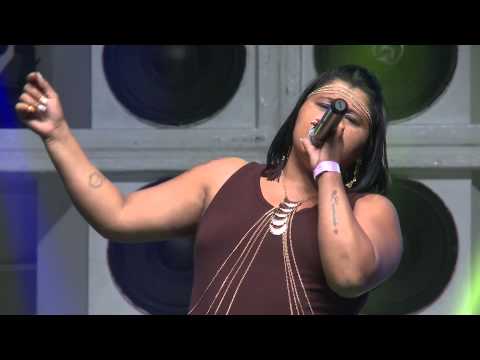 Kátia - 08 -  "Ah tá, Vai me Pegar?" - DVD Funk de Verdade 2014