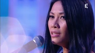 Anggun performing Une île by Serge Lama