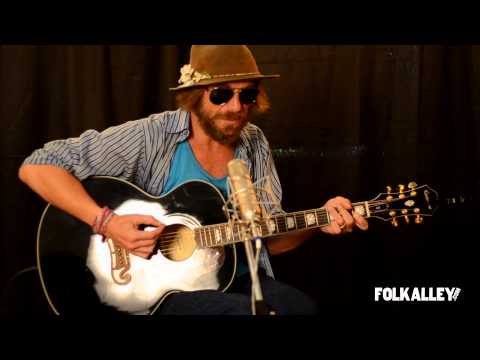 Folk Alley Sessions: Todd Snider - "The Very Last Time"