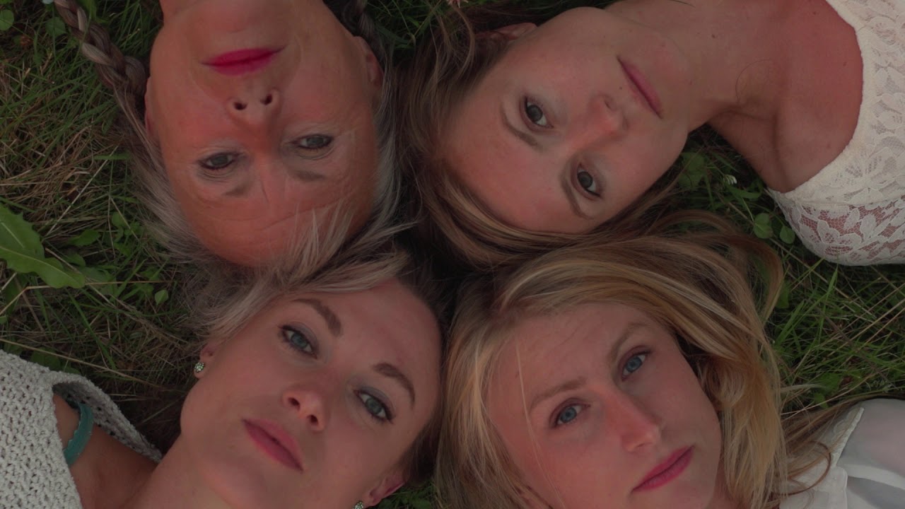 Reflections A film by Sara Broos Int. Trailer 2016