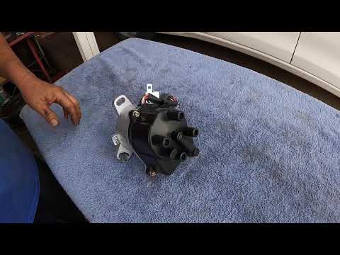 How to Replace the Distributor on a 1998 Honda Civic