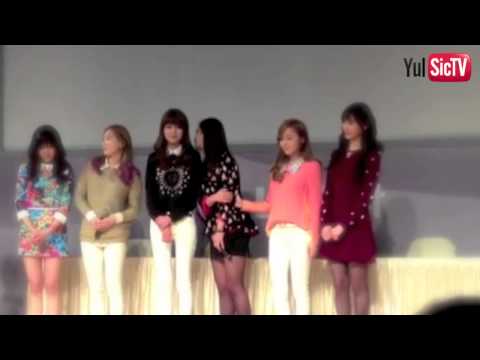 [130214] SNSD Yulsic 율싴 Fancam Moment #115 - Sica Clinging to Yuri