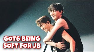 Download lagu GOT6 SUPPORTING AND TAKING CARE OF JB mp3