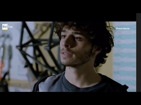 Manuel e Simone discutono del loro bacio, parte 1 (Un professore)